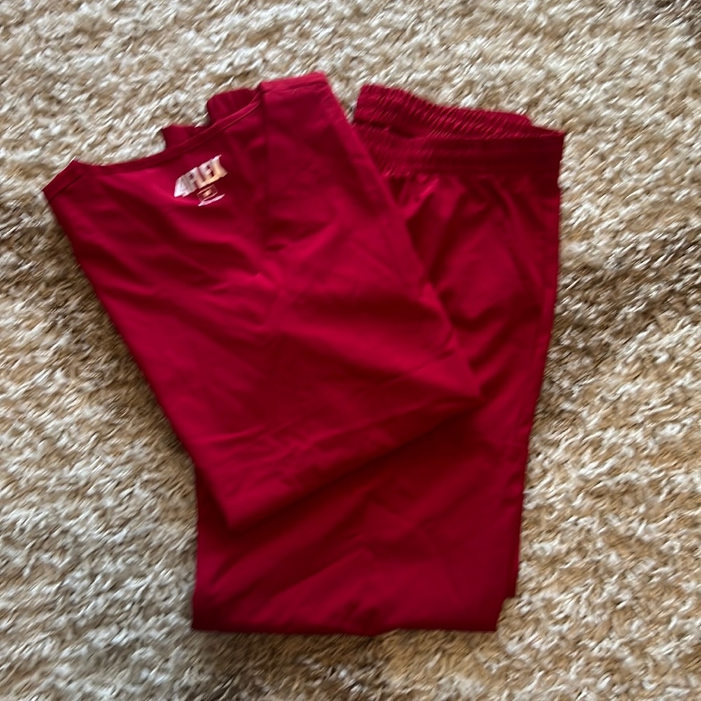 NWT red scrub set size medium- 4 flex